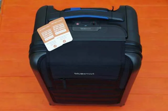  Дорожный смарт чемодан Bluesmart One