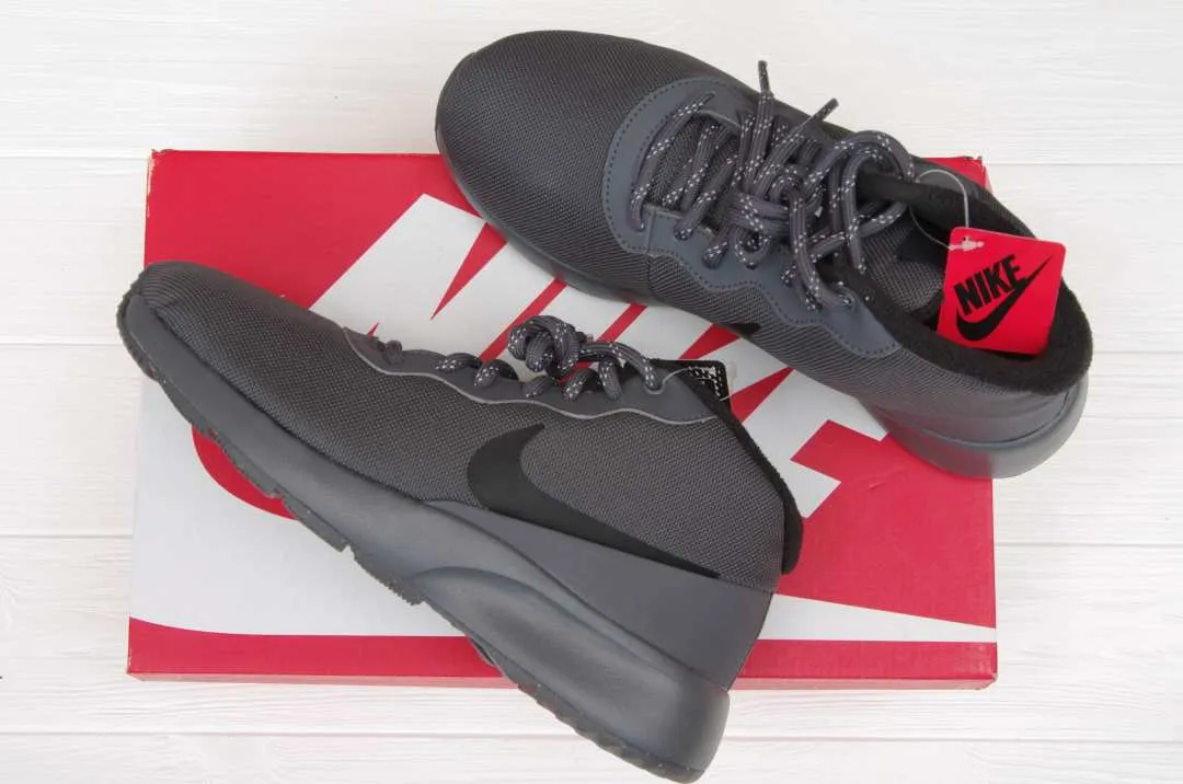 Мужские кроссовки Nike Tanjun Chukka