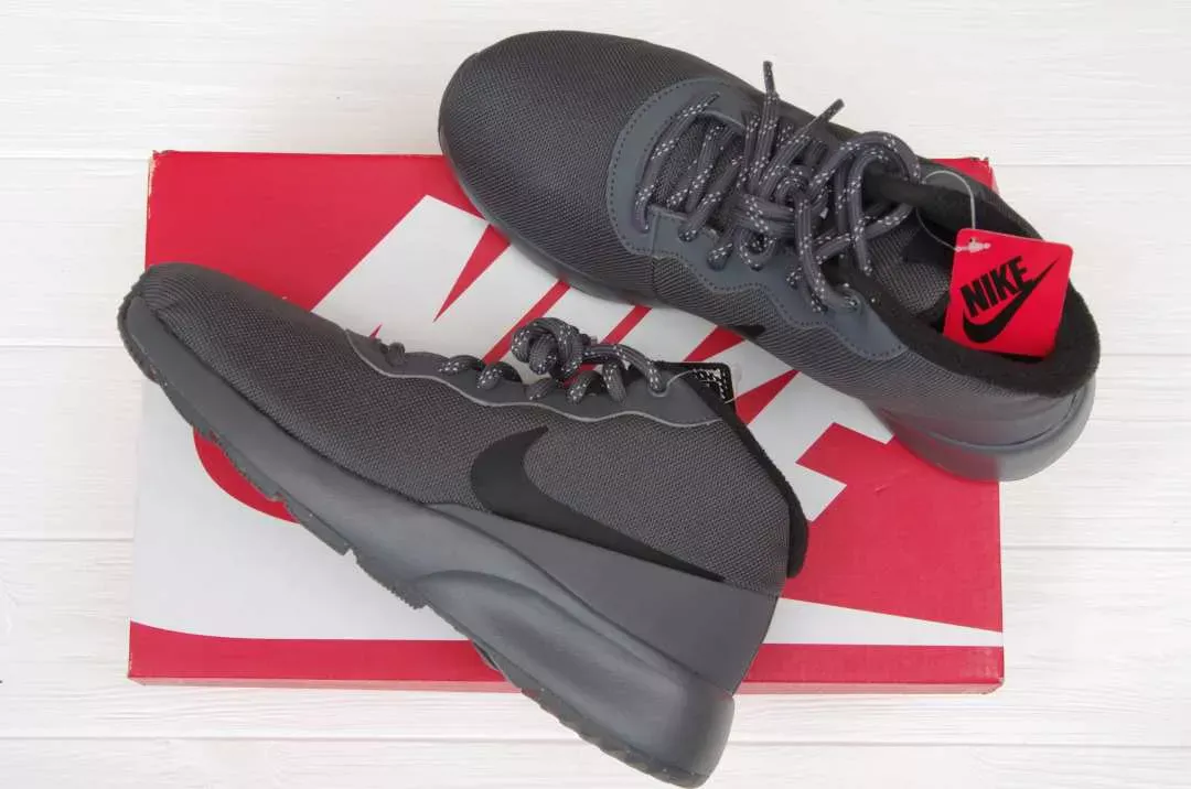 Чоловічі кросівки Nike Tanjun Chukka