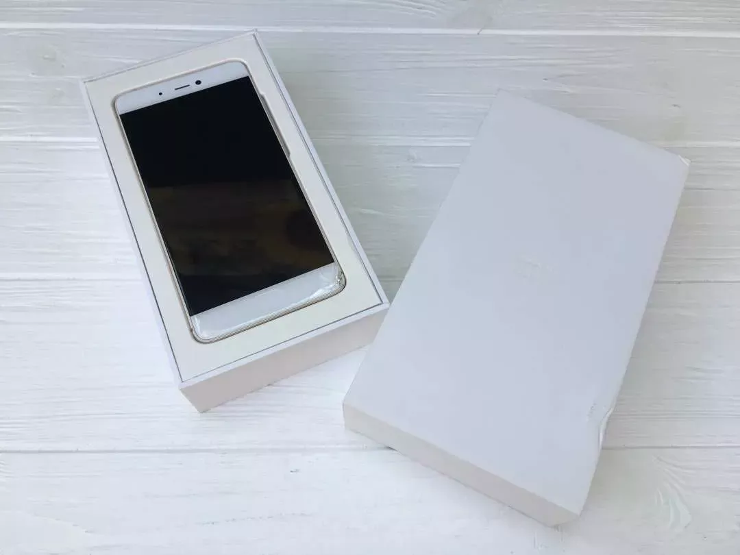 Мобільний б / у телефон LeEco LeTV Max 2 X820