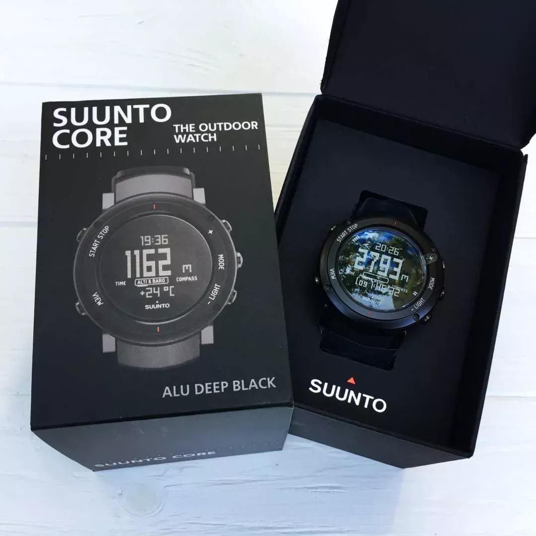Чоловічі наручні смарт годинник Suunto Core Alu Deep Black SS018734000