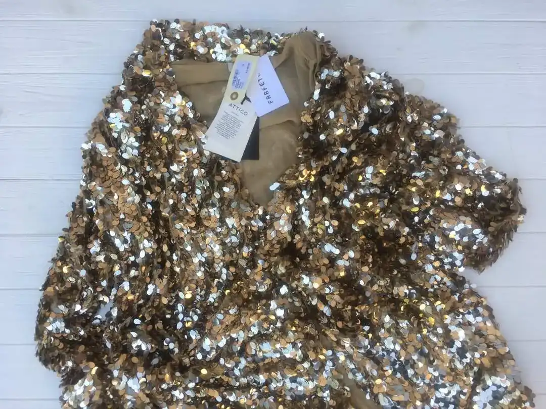 Італійське плаття з паєтками, Attico