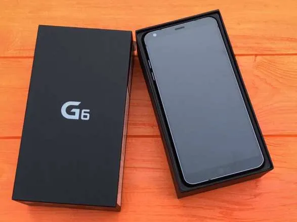 Мобильный телефон LG G6, б-у