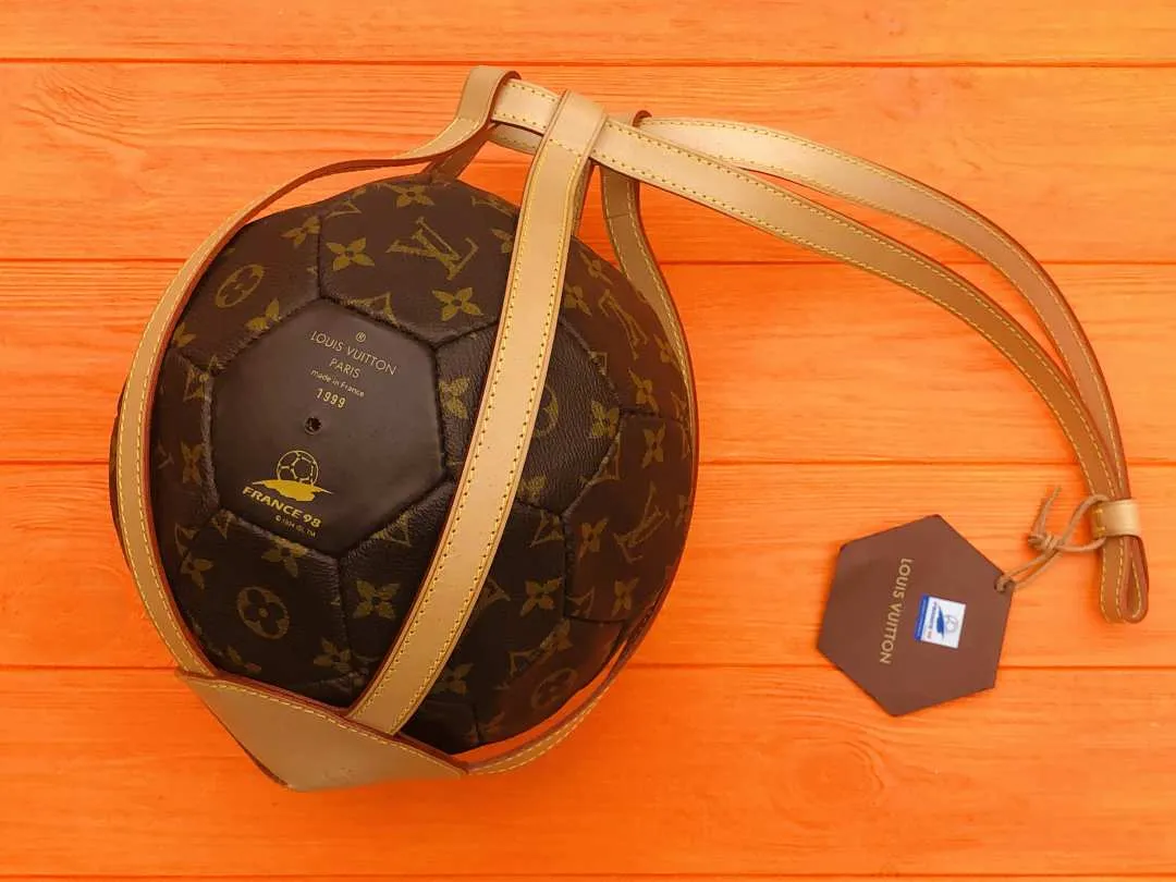 Лимитированный футбольный мяч Louis Vuitton France World Cup 1998, б-у