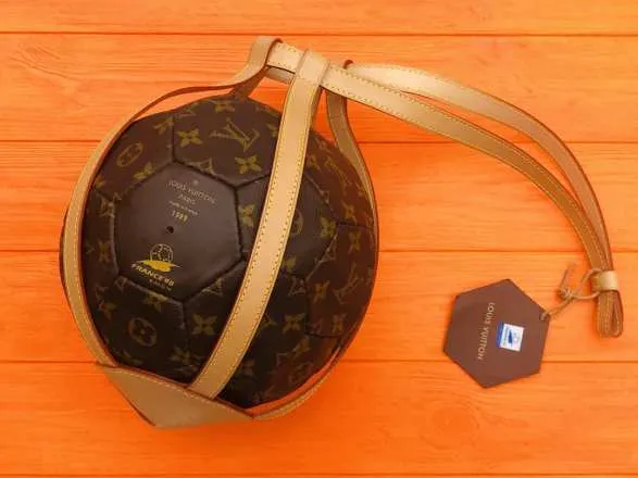 Лімітований футбольний м'яч Louis Vuitton France World Cup 1998 б-у