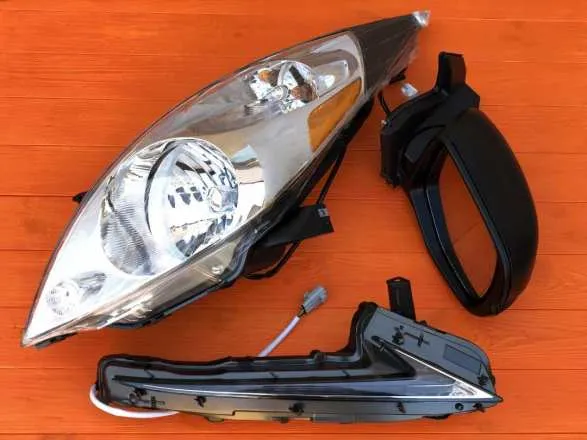 Фари і дзеркало для Lexus