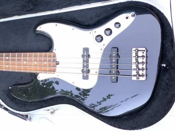 Бас гитара Fender Jazz Bass