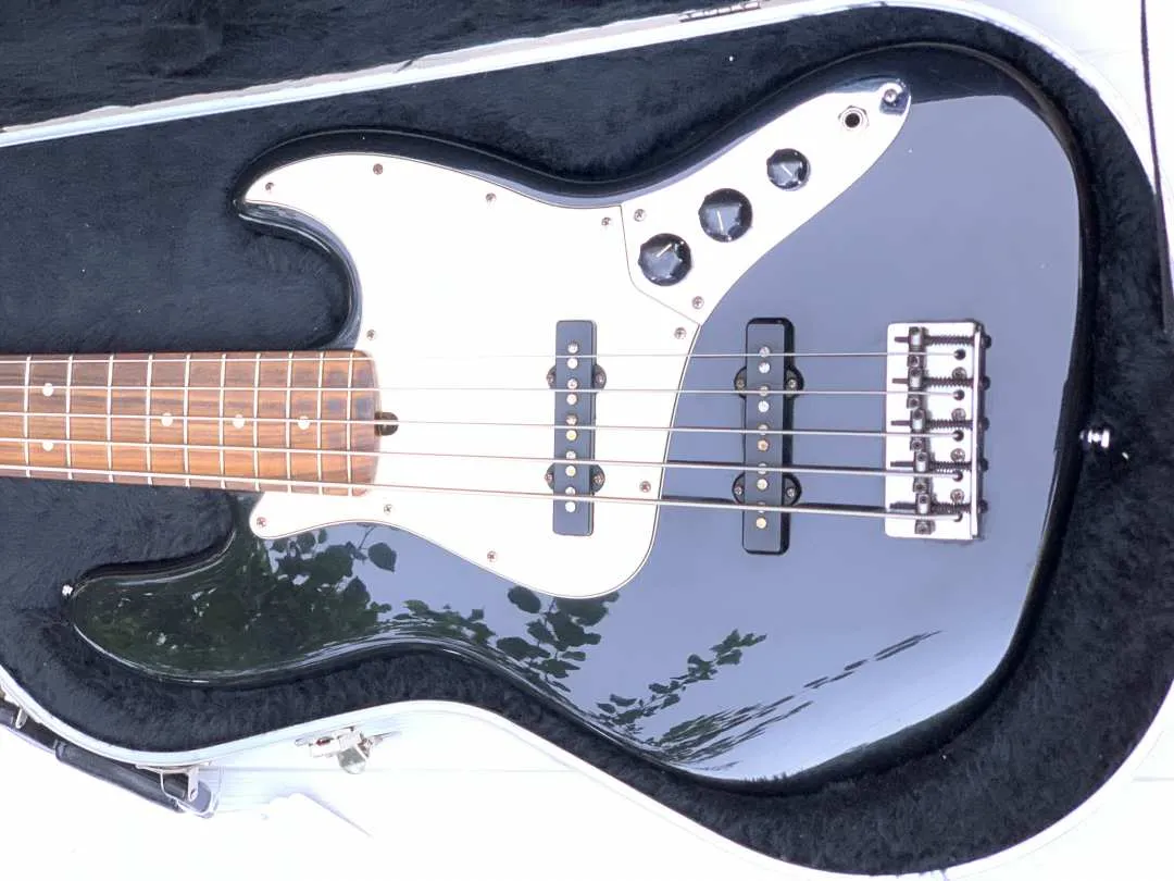 Бас гітара Fender Jazz Bass