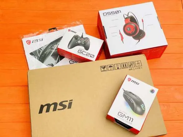 Игровой ноутбук MSI GP75 Leopard 10SFK-219 + акссессуары 