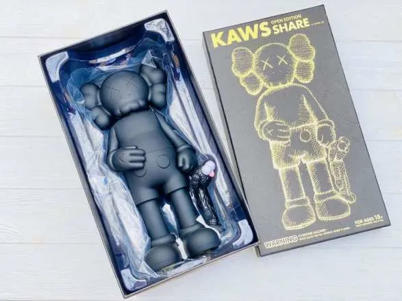 Колекційна іграшка Kaws Share Black
